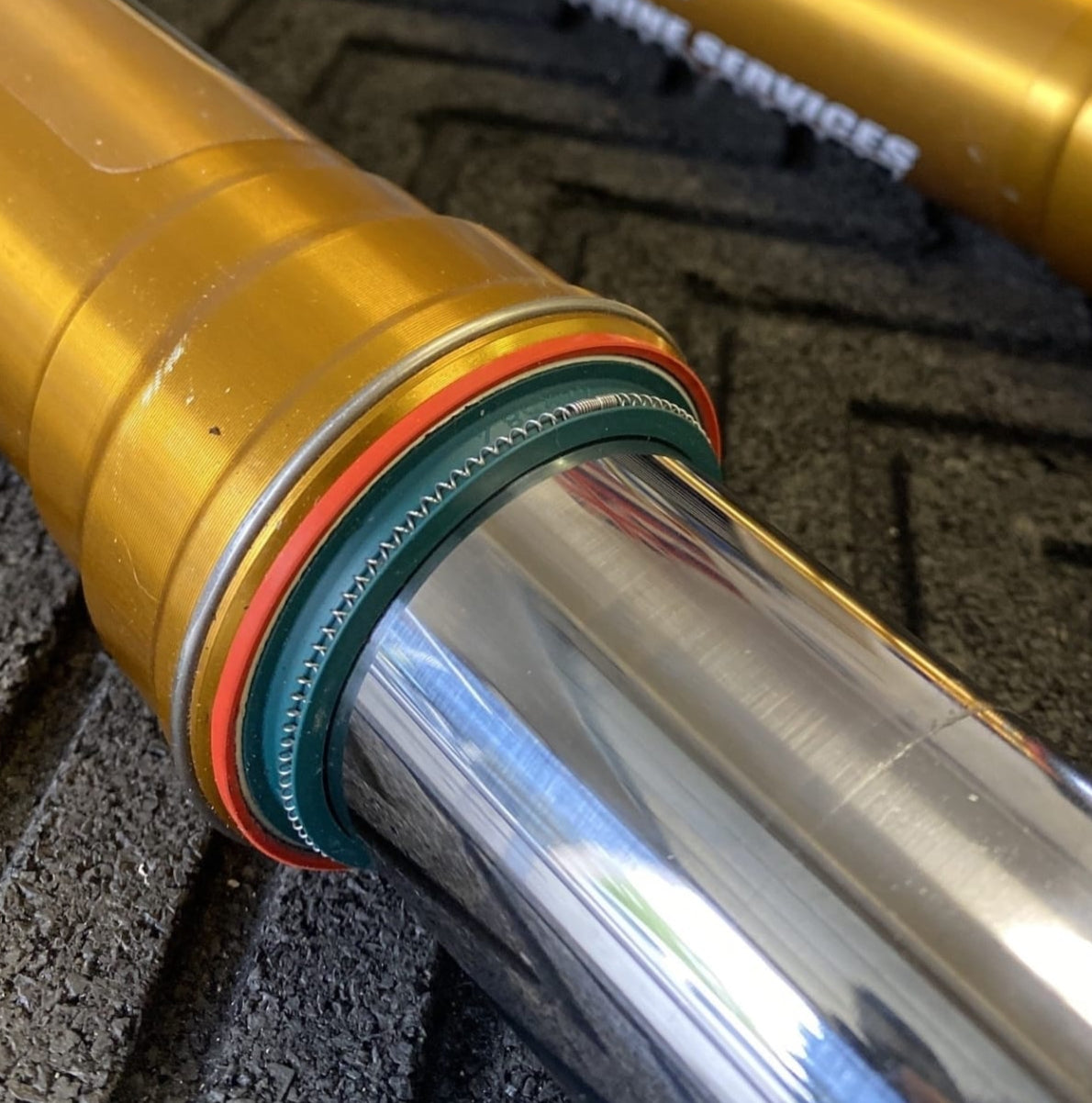 SKF Kit de retenes de aceite de horquilla DUAL / KYB 48 mm